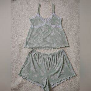 *NWOT* Laura Ashley Women's Medium 2-Piece Light Green Floral Sleep Set